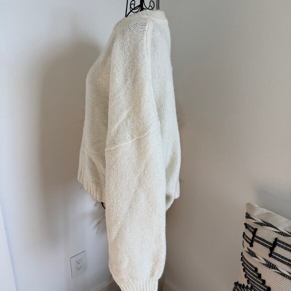 Anthropologie Pilcro Creamy Soft Dolman Sleeve Cropped Crewneck Pullover Sweater - Picture 7 of 13